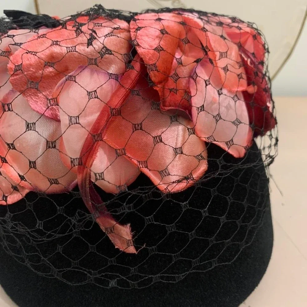 Vintage 1950's classic Paul Bensam black velvet velour hat‎ & box